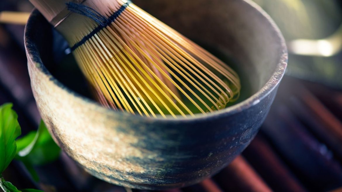 Jak przygotować tradycyjną ceremonię parzenia matchy ceremonialnej?